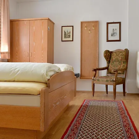 Bezold Casa de hóspedes 3*